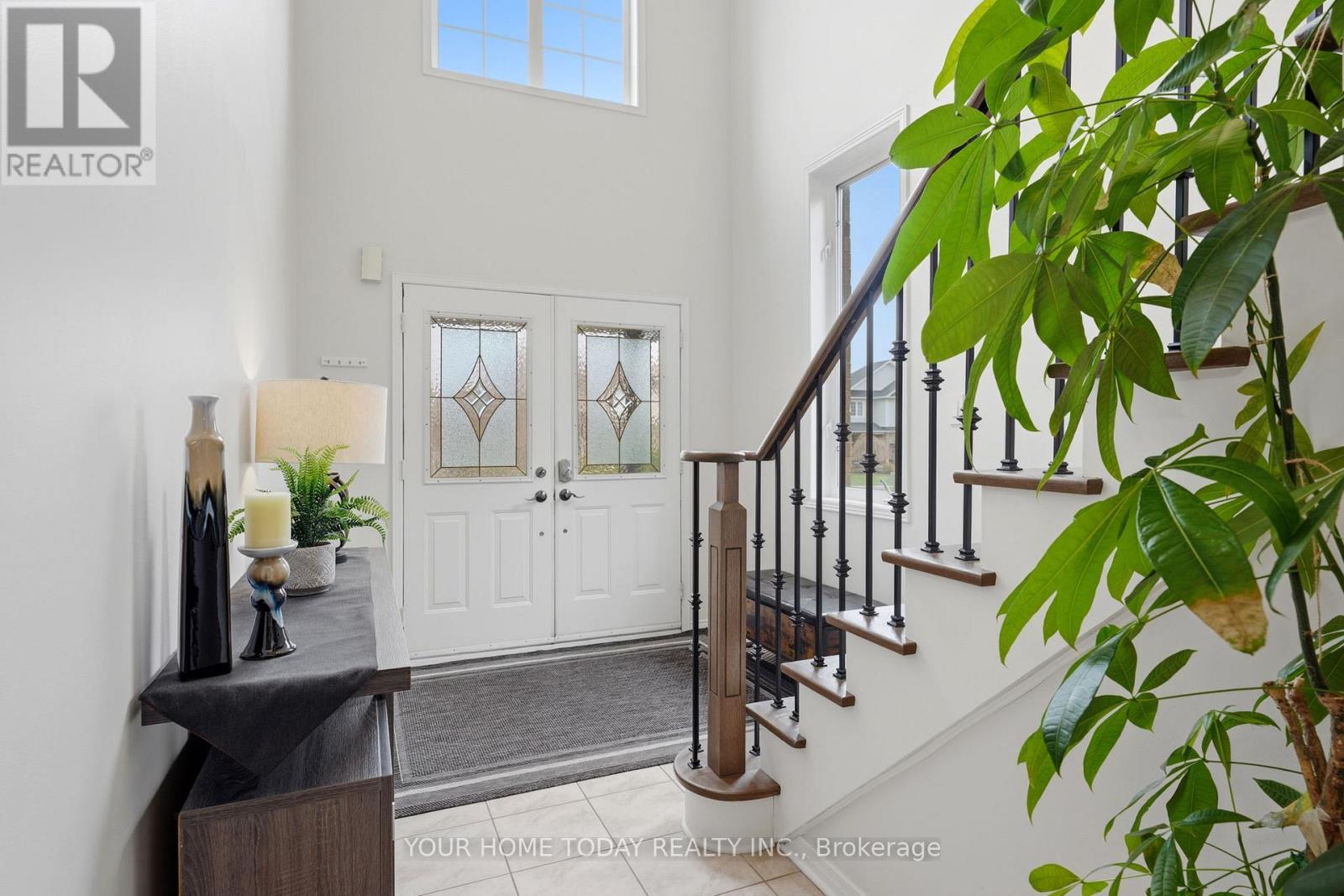 83 Atwood Avenue, Halton Hills (Georgetown), Ontario  L7G 6C5 - Photo 3 - W12996350