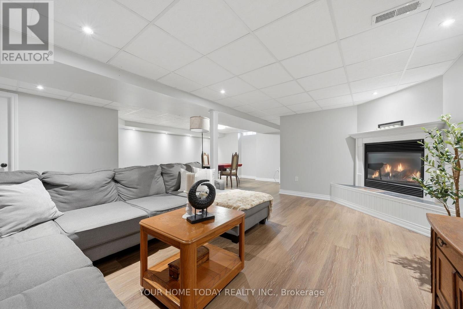 83 Atwood Avenue, Halton Hills (Georgetown), Ontario  L7G 6C5 - Photo 39 - W12996350