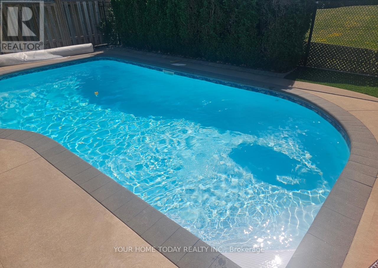 83 Atwood Avenue, Halton Hills (Georgetown), Ontario  L7G 6C5 - Photo 44 - W12996350