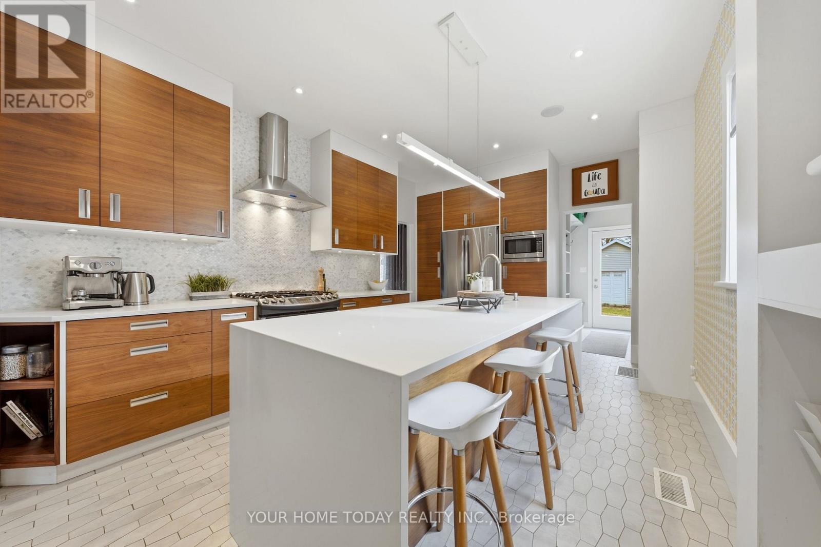 17 Park Avenue, Halton Hills (Ac Acton), Ontario  L7J 1Y3 - Photo 12 - W12997112