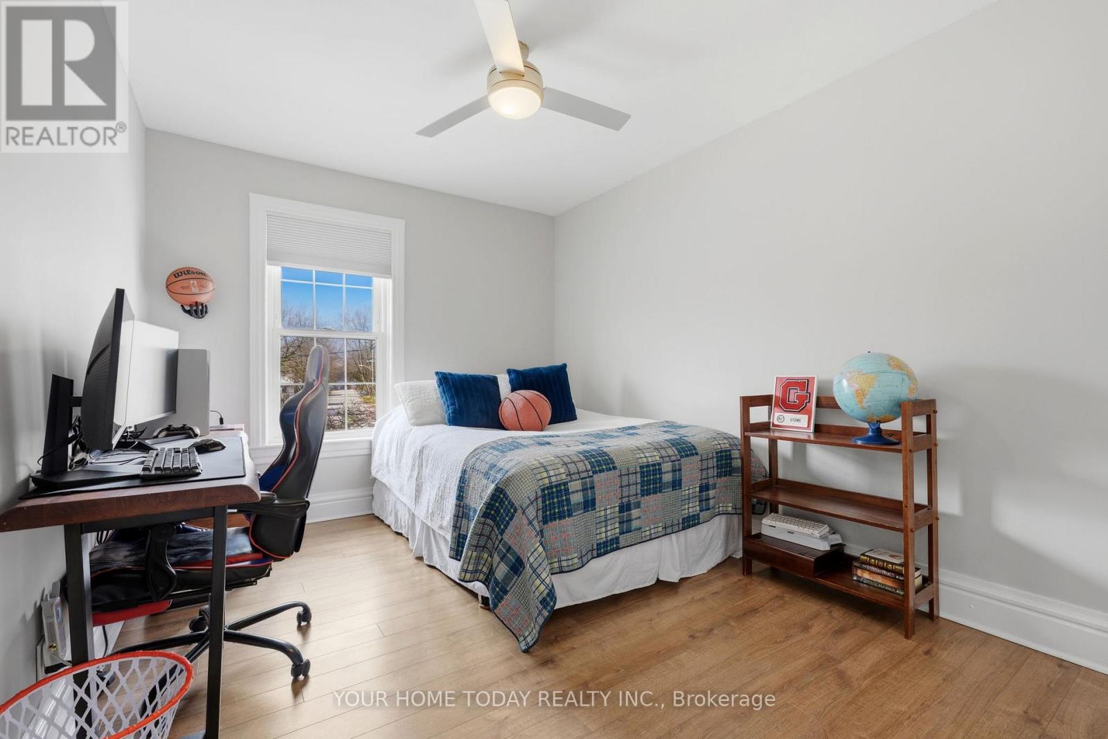 17 Park Avenue, Halton Hills (Ac Acton), Ontario  L7J 1Y3 - Photo 21 - W12997112