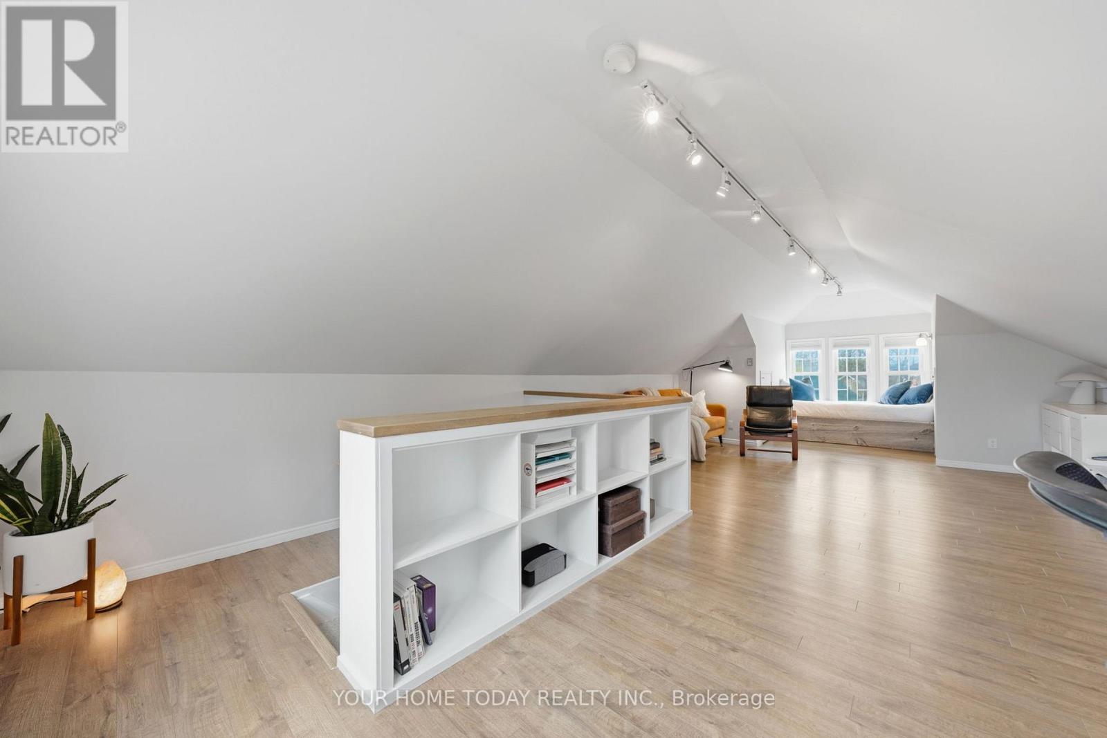 17 Park Avenue, Halton Hills (Ac Acton), Ontario  L7J 1Y3 - Photo 25 - W12997112