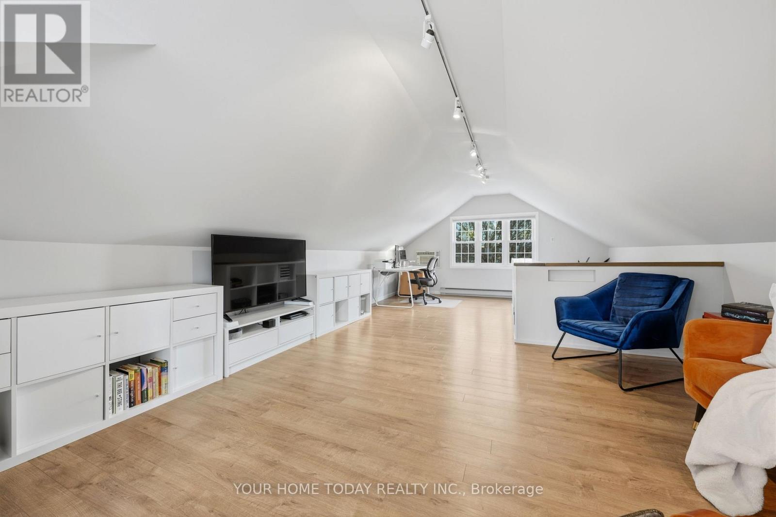 17 Park Avenue, Halton Hills (Ac Acton), Ontario  L7J 1Y3 - Photo 26 - W12997112