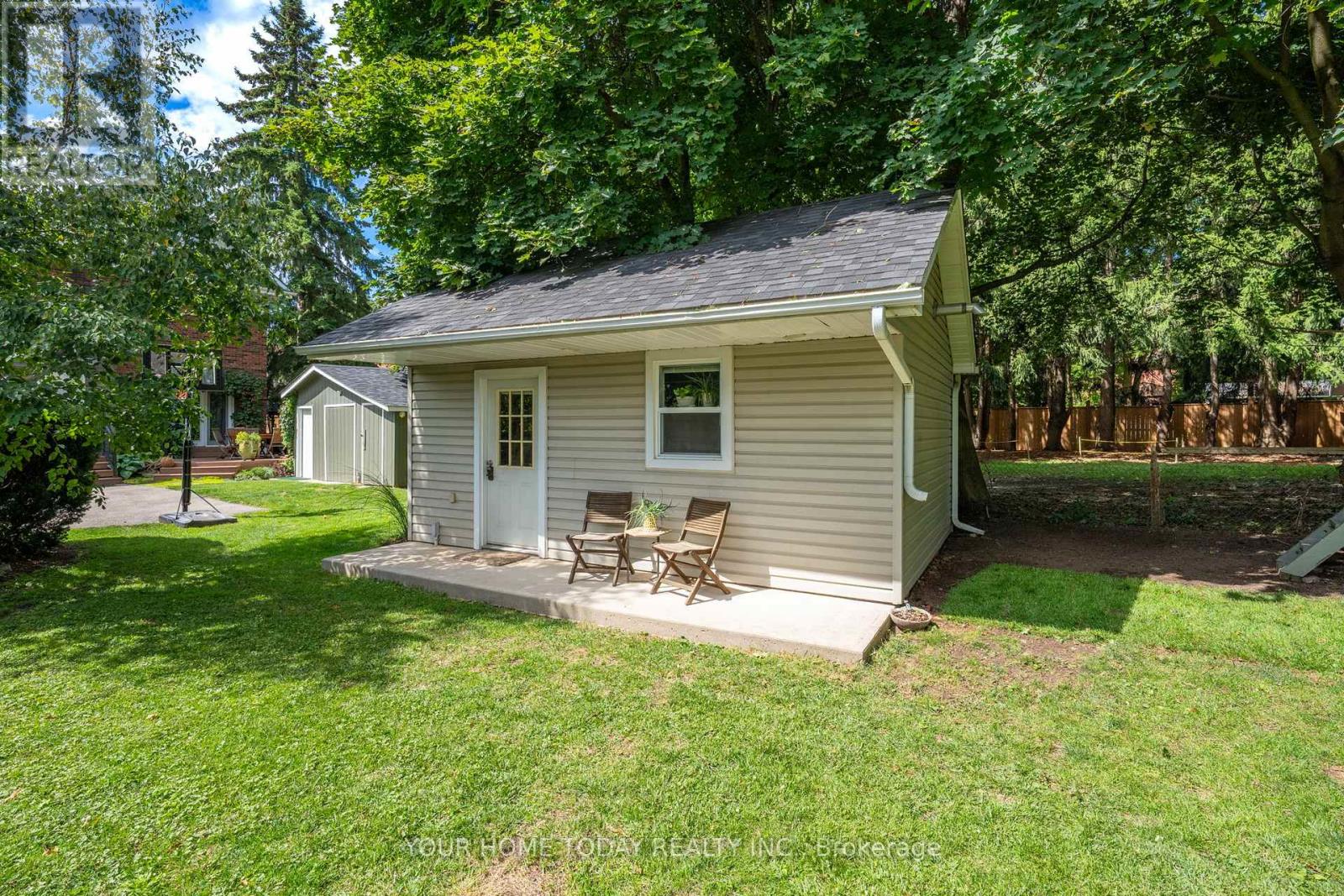 17 Park Avenue, Halton Hills (Ac Acton), Ontario  L7J 1Y3 - Photo 28 - W12997112