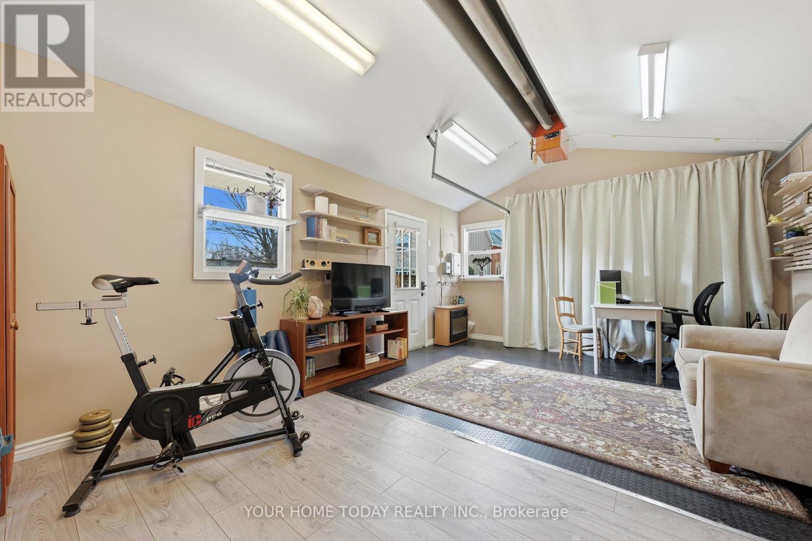 17 Park Avenue, Halton Hills (Ac Acton), Ontario  L7J 1Y3 - Photo 30 - W12997112