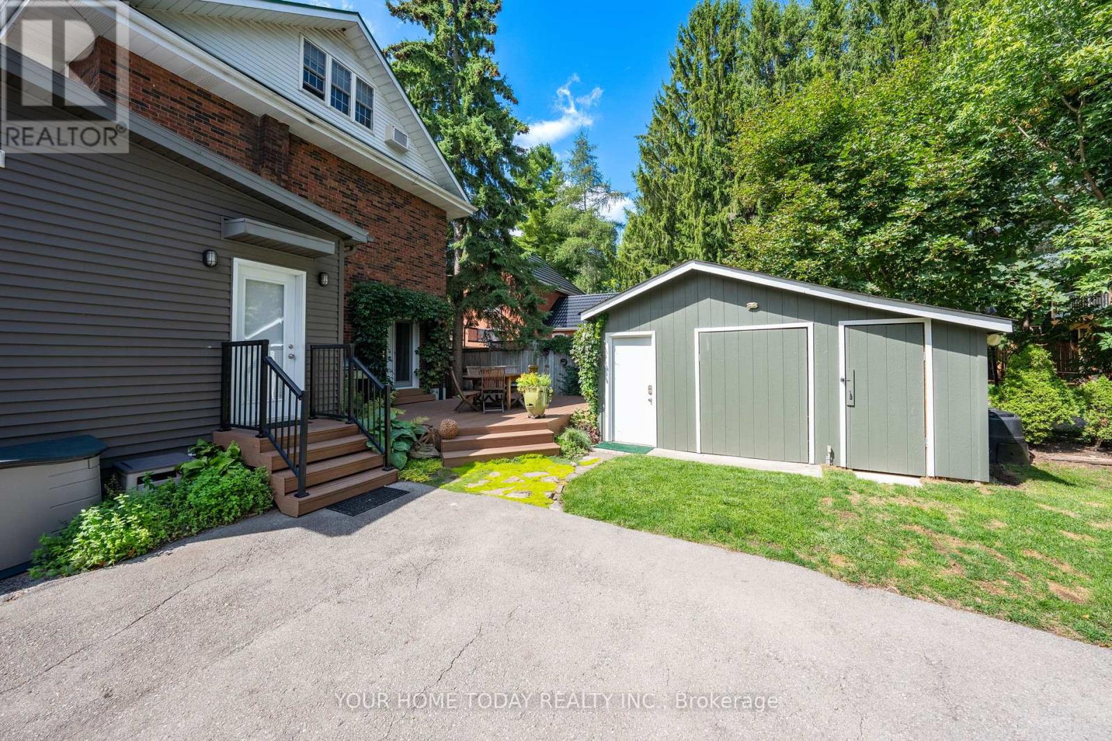 17 Park Avenue, Halton Hills (Ac Acton), Ontario  L7J 1Y3 - Photo 34 - W12997112