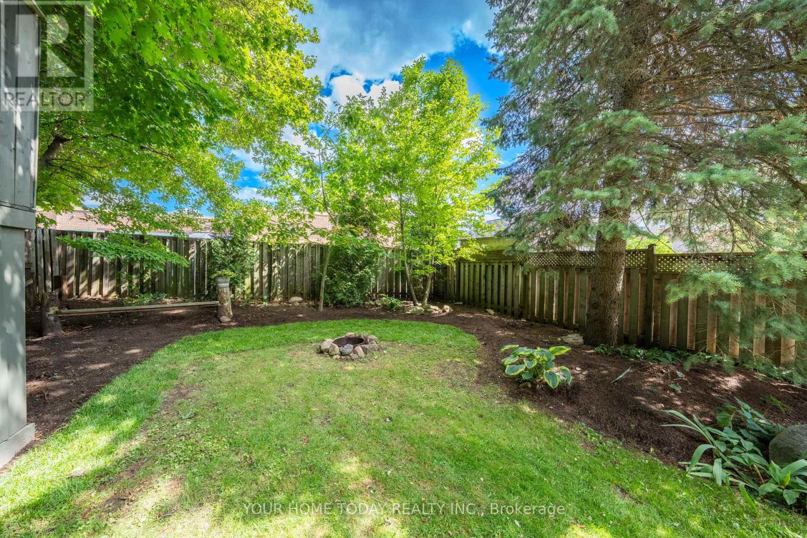 17 Park Avenue, Halton Hills (Ac Acton), Ontario  L7J 1Y3 - Photo 38 - W12997112