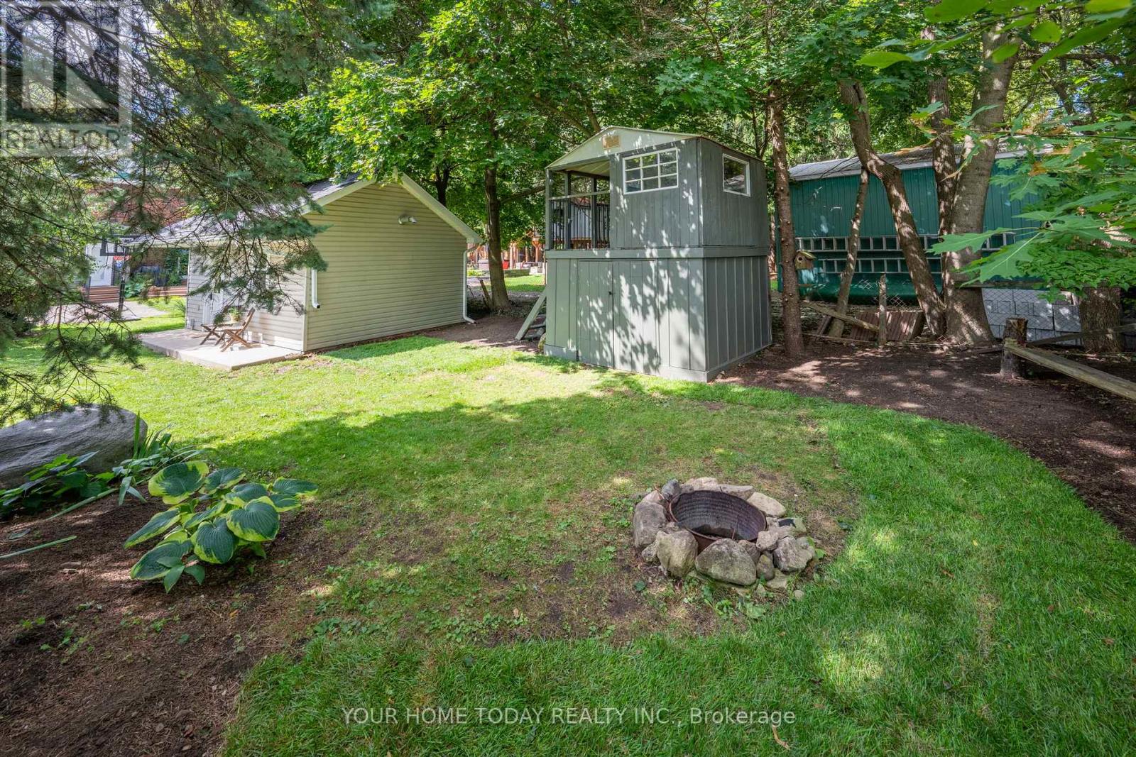 17 Park Avenue, Halton Hills (Ac Acton), Ontario  L7J 1Y3 - Photo 39 - W12997112