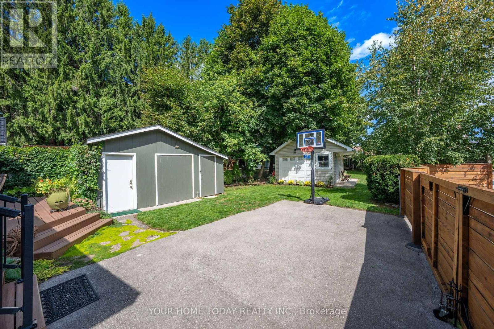 17 Park Avenue, Halton Hills (Ac Acton), Ontario  L7J 1Y3 - Photo 42 - W12997112