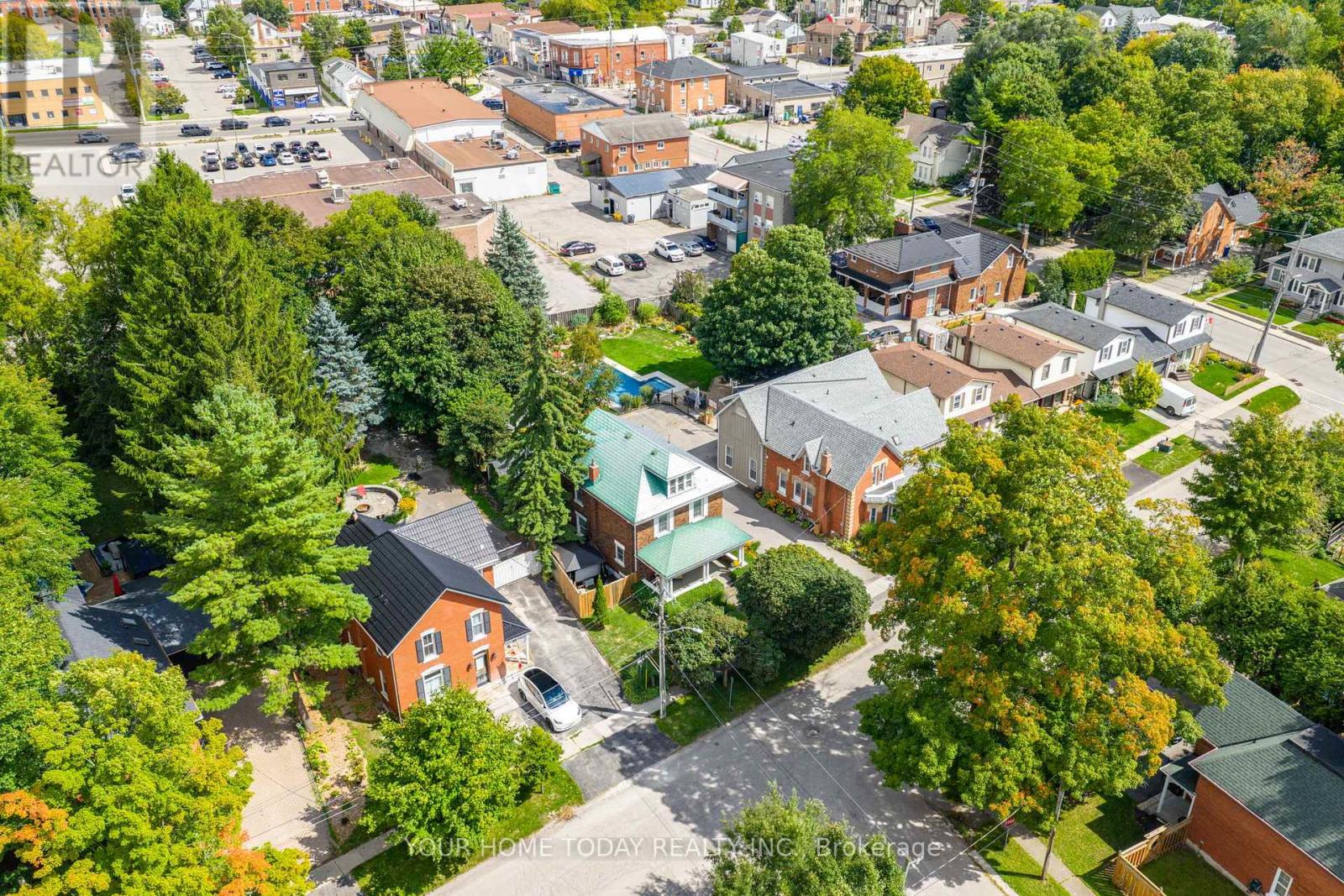 17 Park Avenue, Halton Hills (Ac Acton), Ontario  L7J 1Y3 - Photo 45 - W12997112