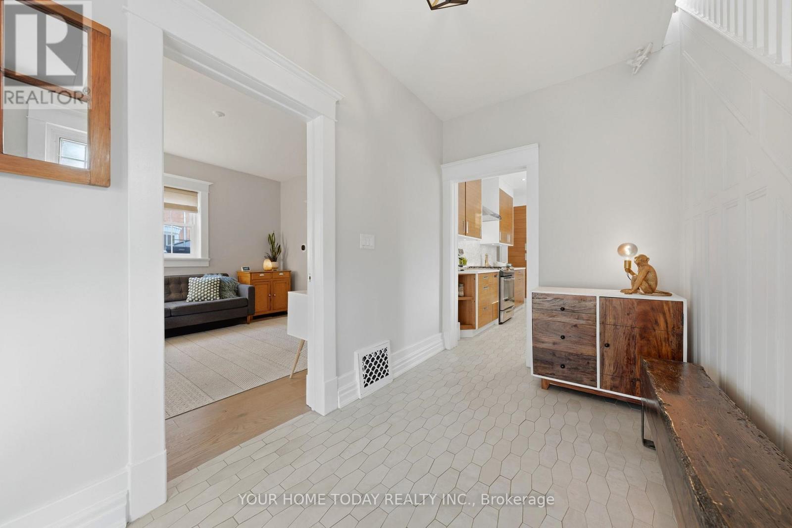 17 Park Avenue, Halton Hills (Ac Acton), Ontario  L7J 1Y3 - Photo 7 - W12997112