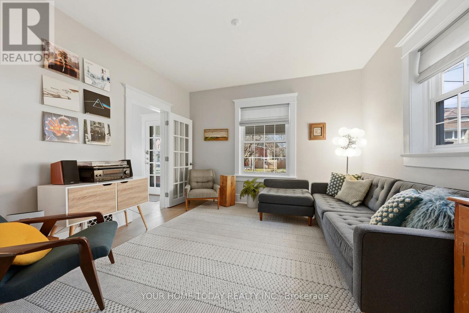 17 Park Avenue, Halton Hills (Ac Acton), Ontario  L7J 1Y3 - Photo 9 - W12997112