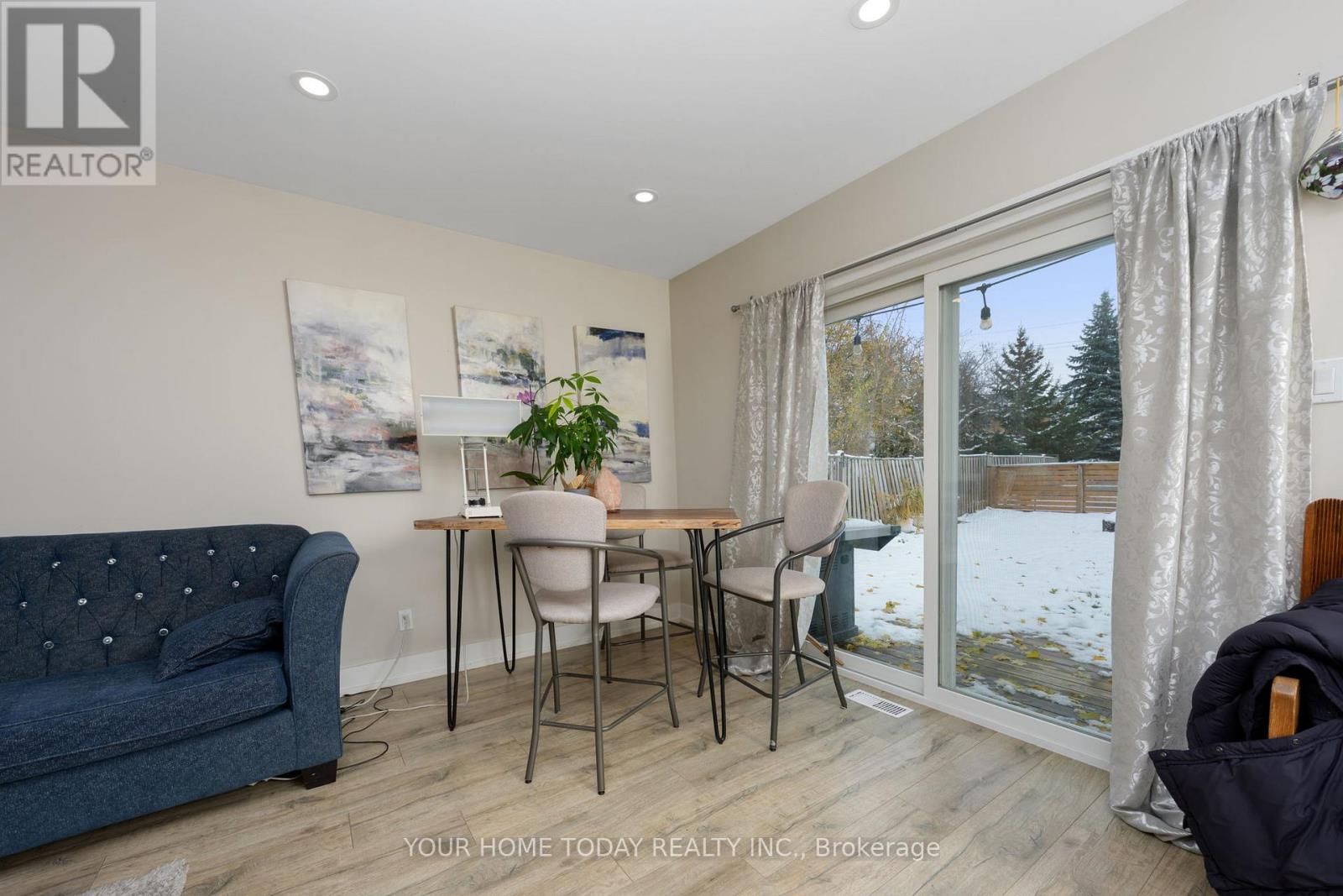 29 Normandy Boulevard, Halton Hills (Georgetown), Ontario  L7G 1V9 - Photo 9 - W12997620