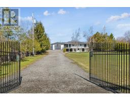 <div class="price">$2,499,900</div> 6153 22 Side Road, Halton Hills (Rural Halton Hills)<br><div style="margin-bottom:8px;"><small>Royal LePage Realty Plus</small></div><div class='bed_bath'>5 Bed | 3 Bath</div>