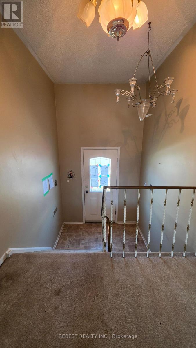 98 Cobblehill Road, Halton Hills (Ac Acton), Ontario  L7J 1P3 - Photo 4 - W13003330