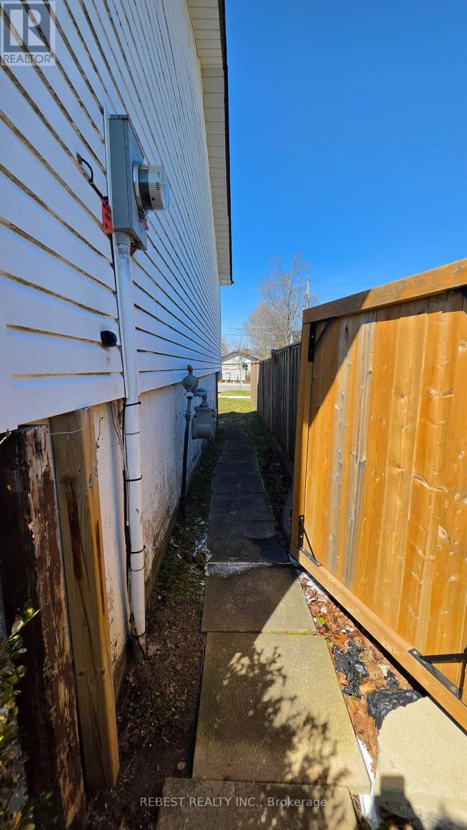 98 Cobblehill Road, Halton Hills (Ac Acton), Ontario  L7J 1P3 - Photo 48 - W13003330