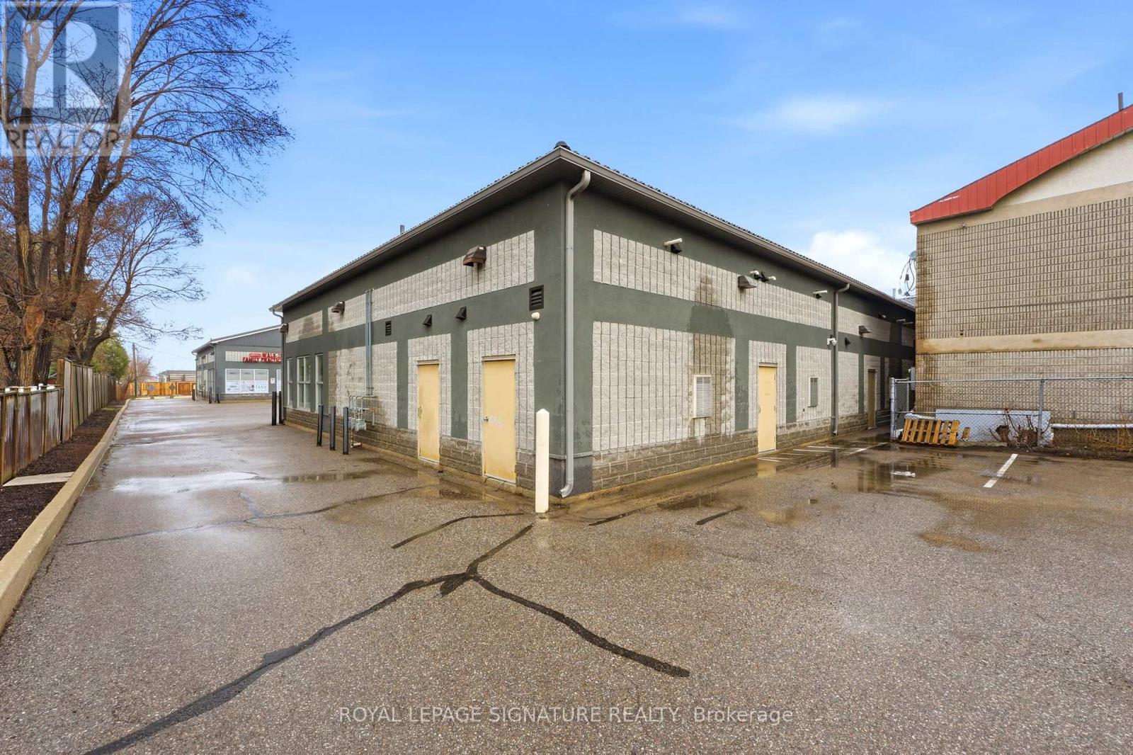 158 Guelph Street, Halton Hills (Georgetown), Ontario  L7G 4A6 - Photo 4 - W13003388