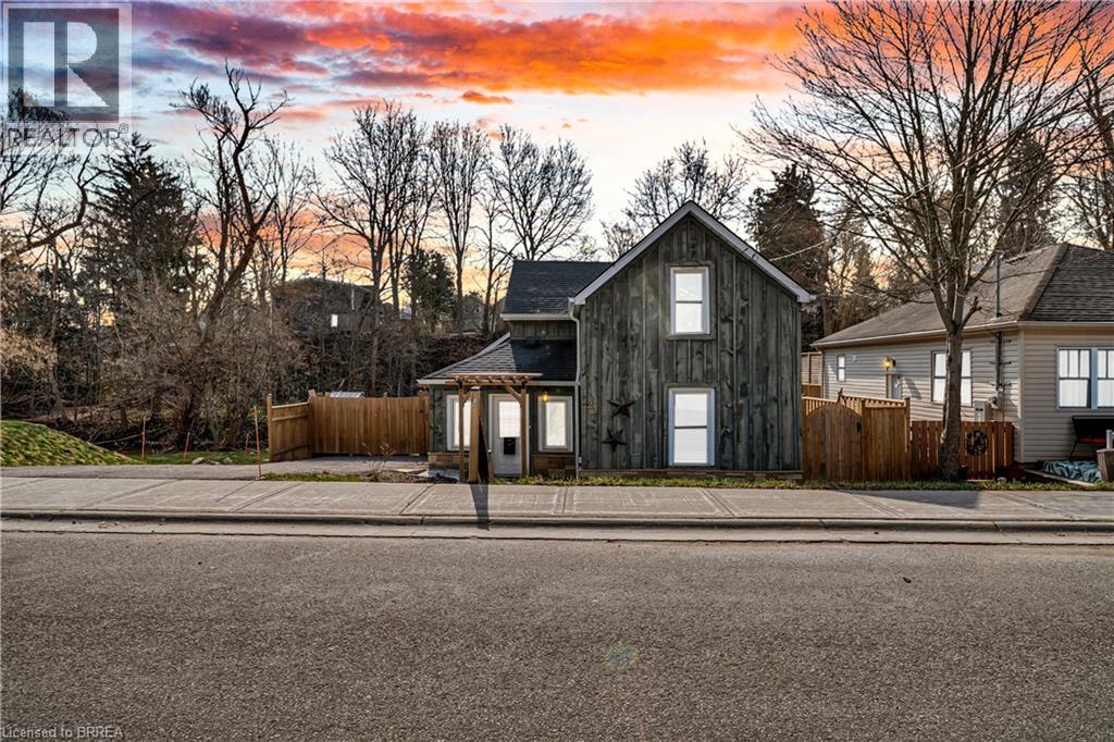 28 Church Street W, Acton, Ontario  L7J 1K2 - Photo 1 - 40811604