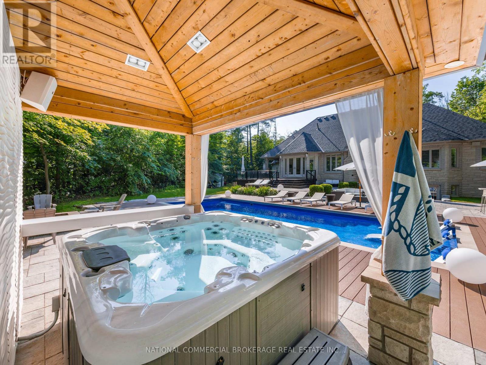 10088 Old Pine Crest Road, Halton Hills (Rural Halton Hills), Ontario  L0P 0A2 - Photo 32 - W13006594