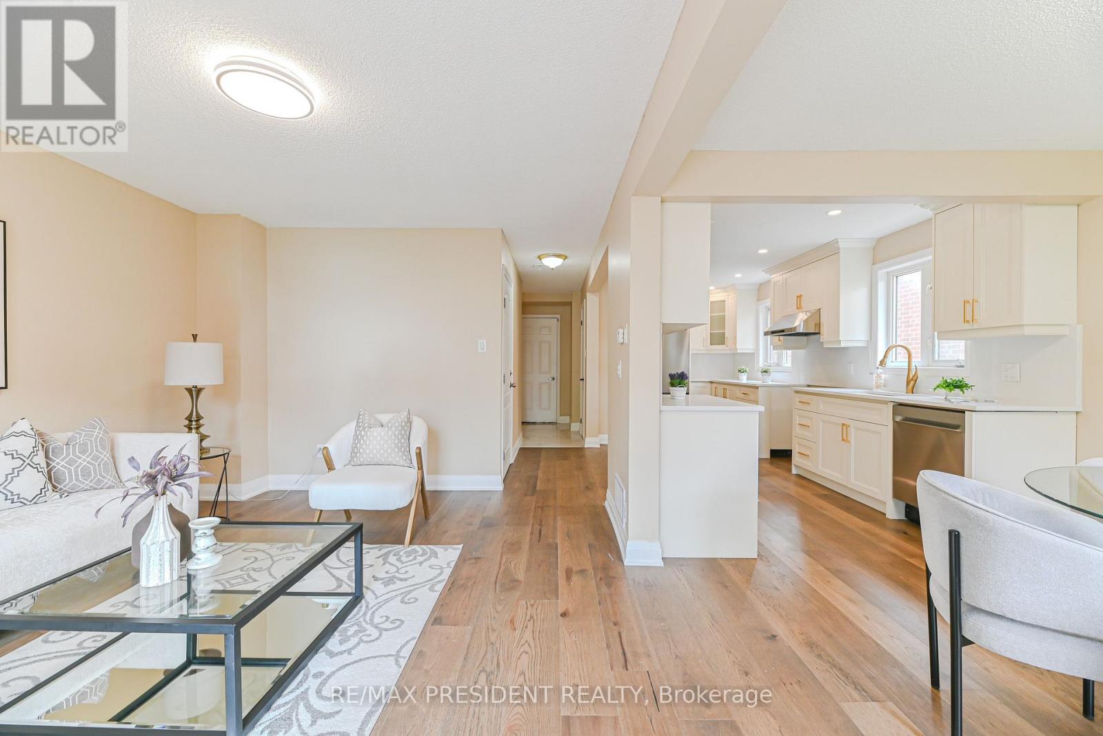 4 Lawnview Court, Brampton (Heart Lake West), Ontario  L7G 1T4 - Photo 16 - W13006678