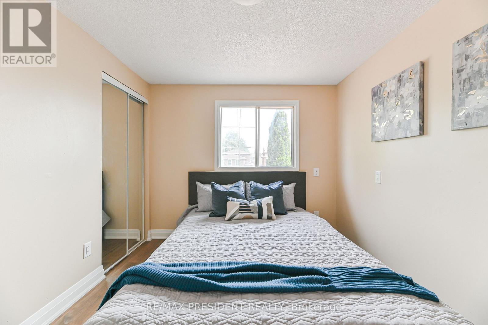 4 Lawnview Court, Brampton (Heart Lake West), Ontario  L7G 1T4 - Photo 23 - W13006678