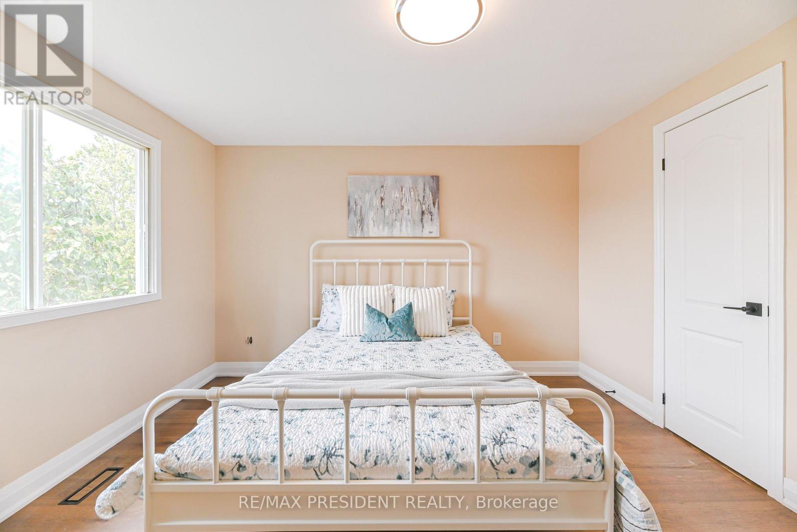 4 Lawnview Court, Brampton (Heart Lake West), Ontario  L7G 1T4 - Photo 28 - W13006678