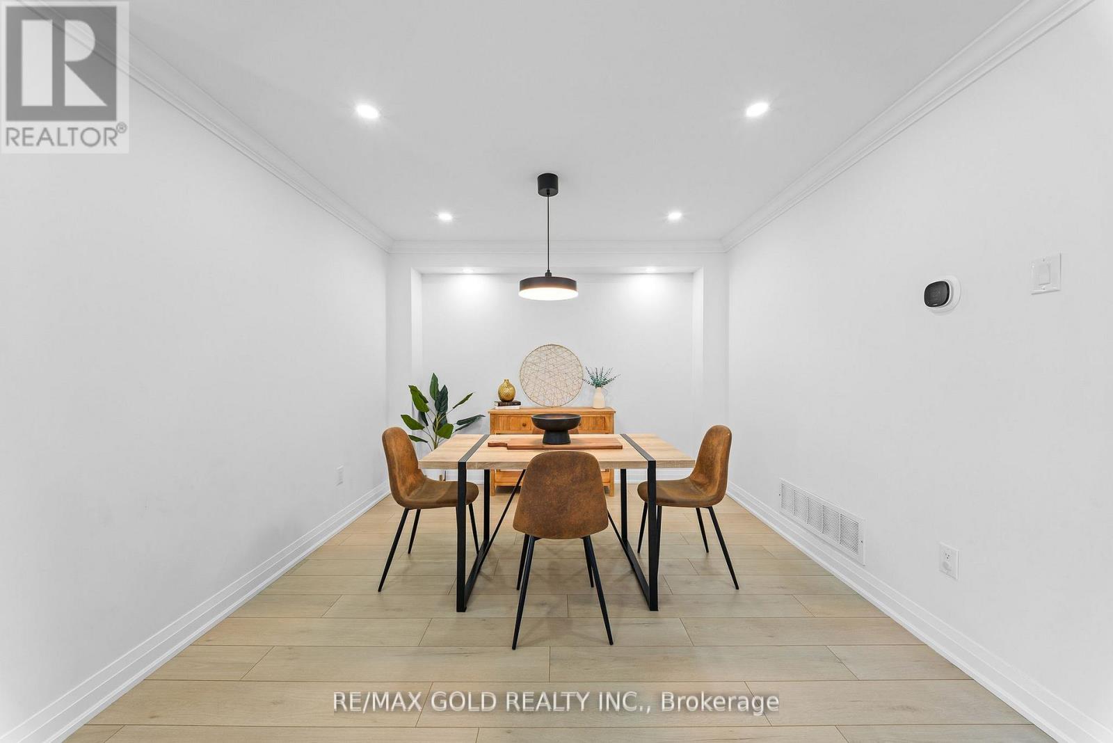 18 Russell Street, Halton Hills (Georgetown), Ontario  L7G 5Y7 - Photo 12 - W13006792