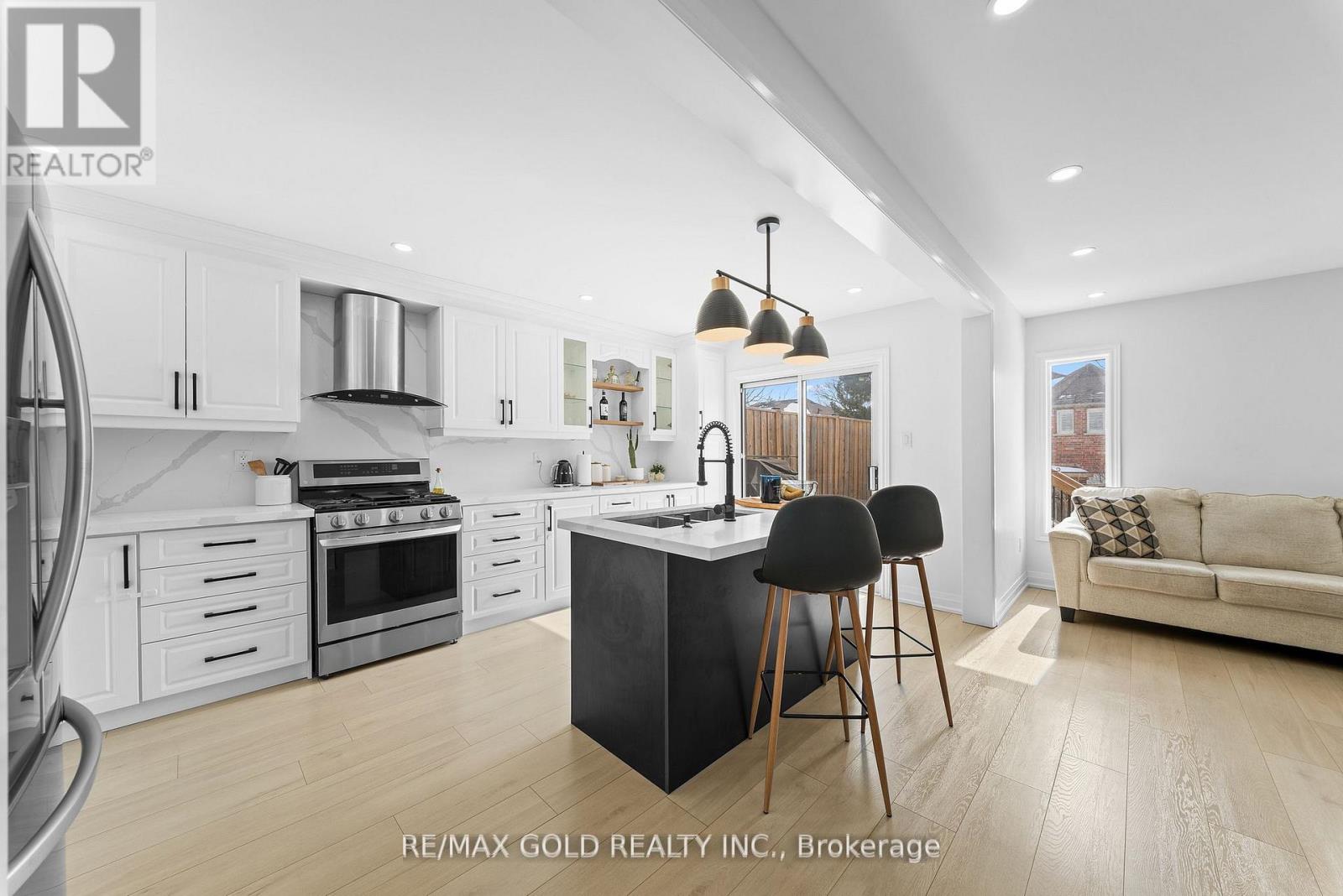 18 Russell Street, Halton Hills (Georgetown), Ontario  L7G 5Y7 - Photo 17 - W13006792