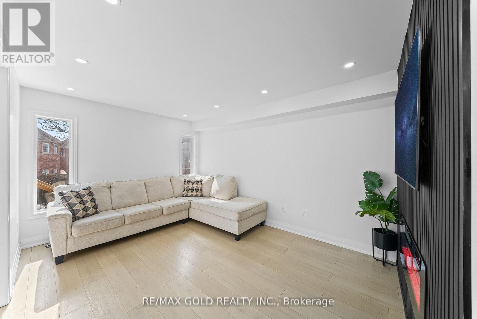 18 Russell Street, Halton Hills (Georgetown), Ontario  L7G 5Y7 - Photo 24 - W13006792