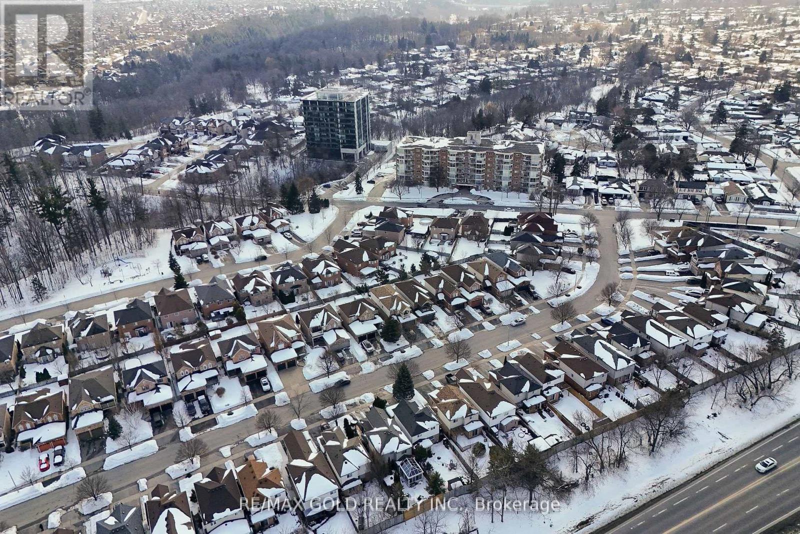 18 Russell Street, Halton Hills (Georgetown), Ontario  L7G 5Y7 - Photo 3 - W13006792