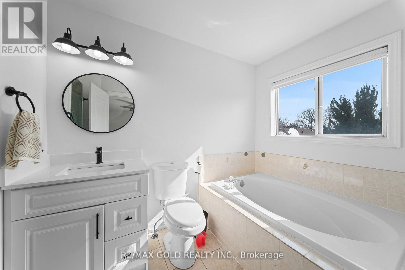 18 Russell Street, Halton Hills (Georgetown), Ontario  L7G 5Y7 - Photo 35 - W13006792