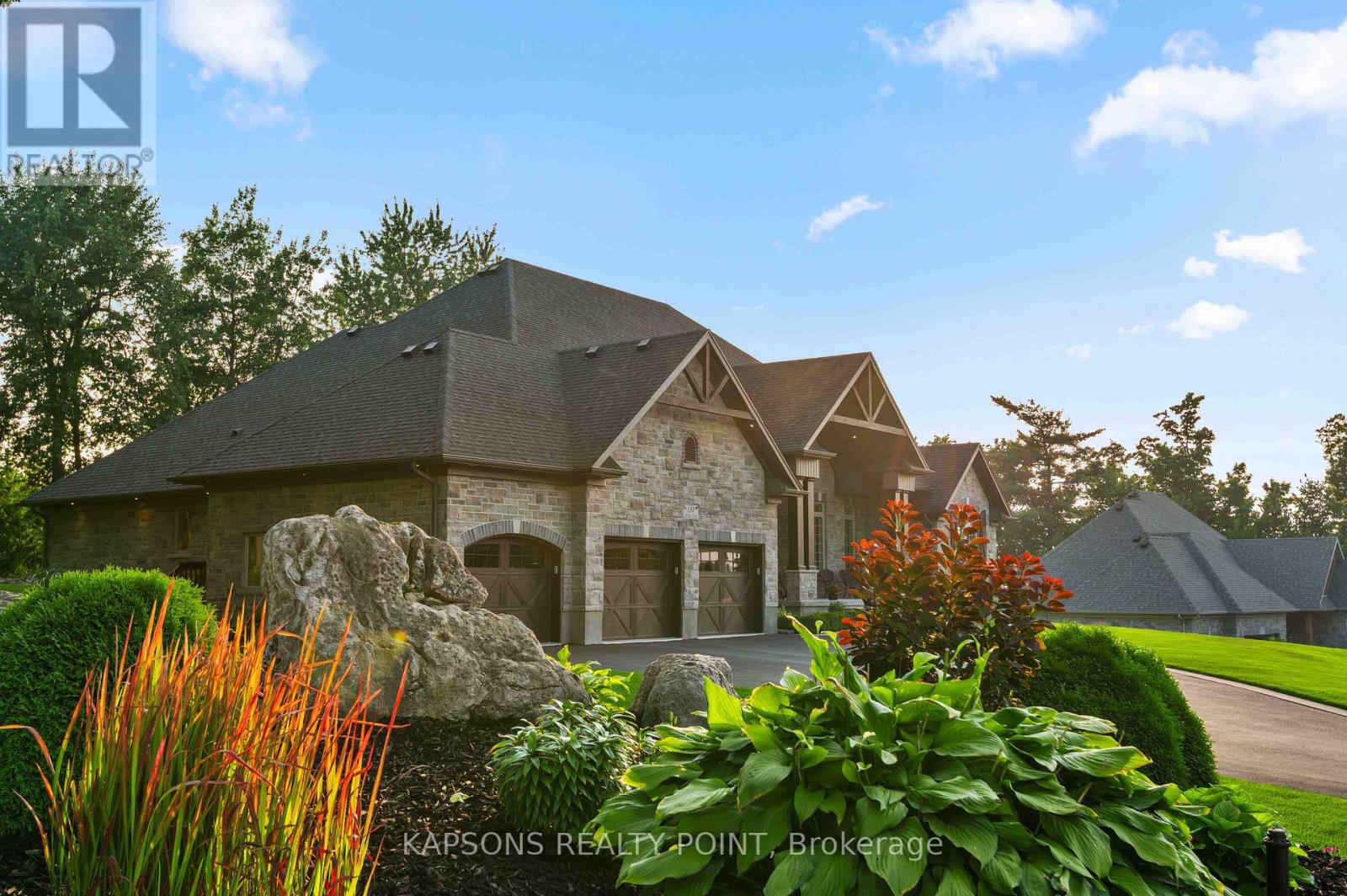 150 Stokes Trail, Milton (Campbellville), Ontario  L0P 1B0 - Photo 4 - W13007004