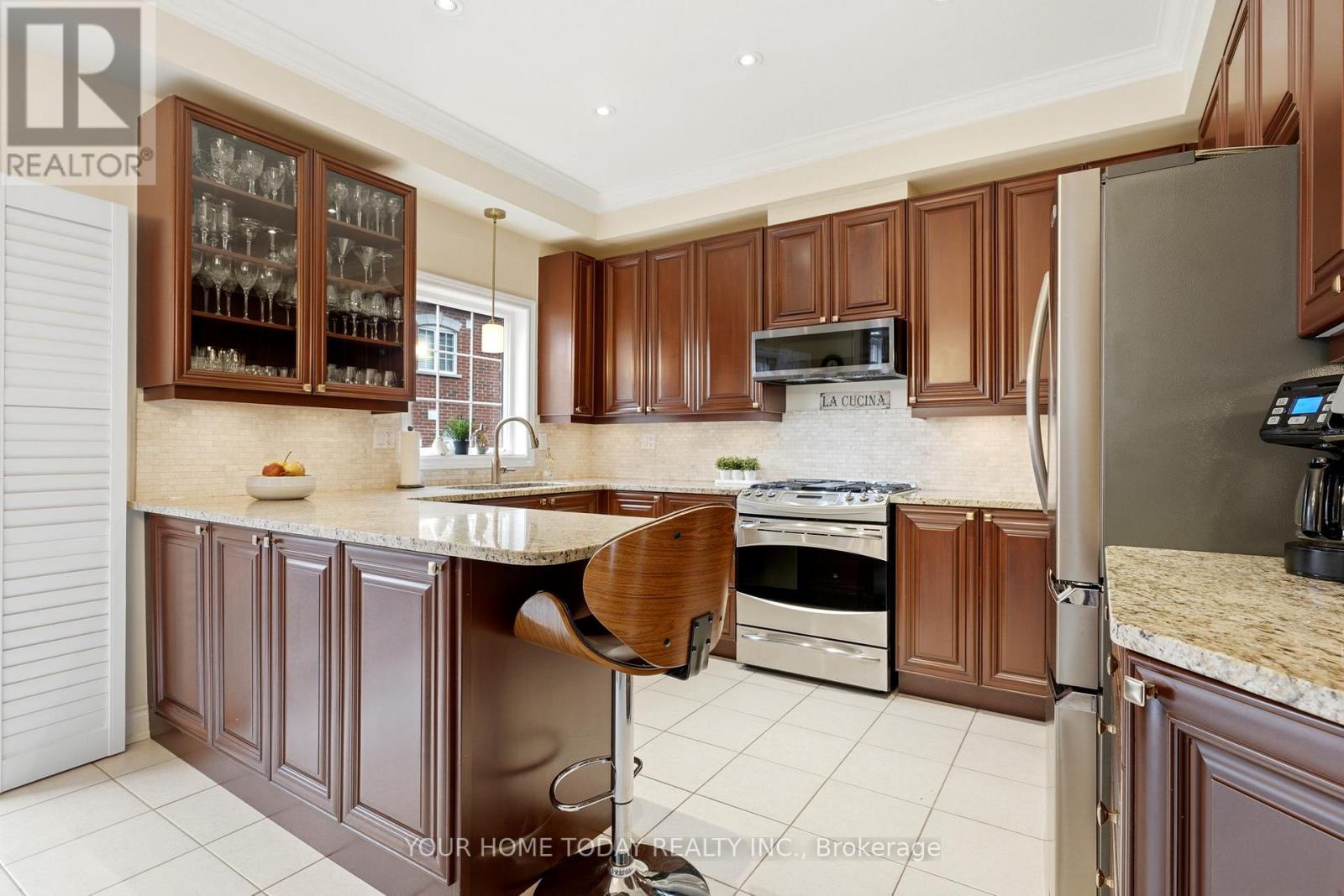 24 Wesleyan Street, Halton Hills (Georgetown), Ontario  L7G 2E1 - Photo 7 - W13007770