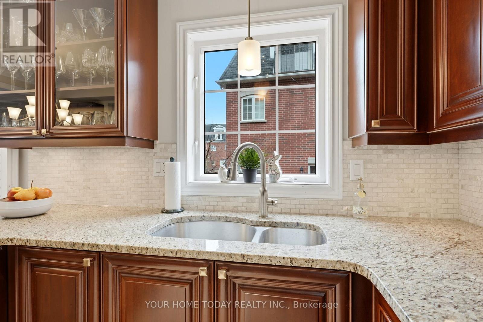 24 Wesleyan Street, Halton Hills (Georgetown), Ontario  L7G 2E1 - Photo 9 - W13007770