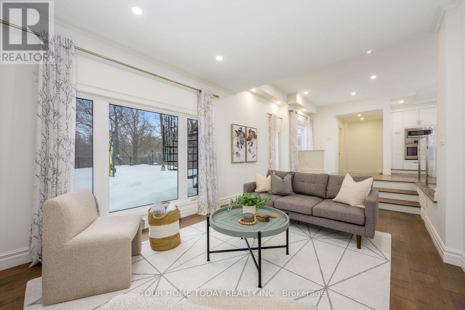 15 Queen Street, Halton Hills (Georgetown), Ontario  L7G 2E3 - Photo 20 - W13008256