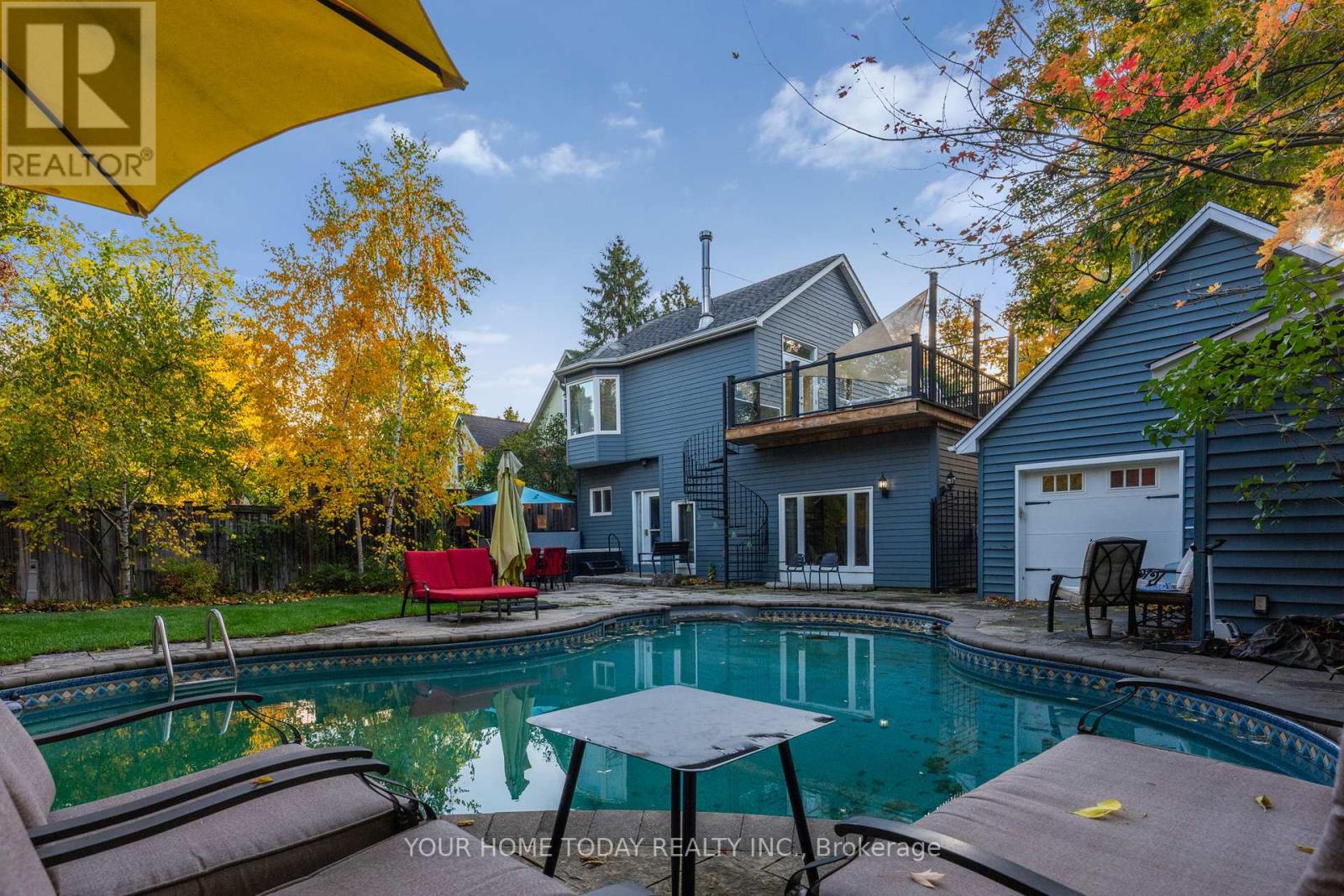 15 Queen Street, Halton Hills (Georgetown), Ontario  L7G 2E3 - Photo 37 - W13008256