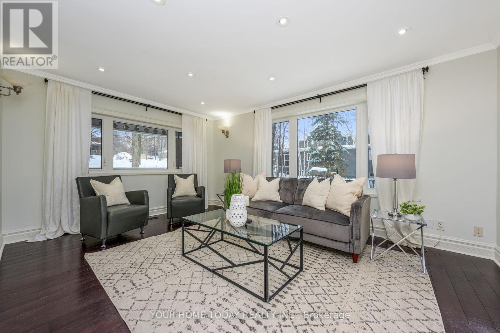 15 Queen Street, Halton Hills (Georgetown), Ontario  L7G 2E3 - Photo 5 - W13008256