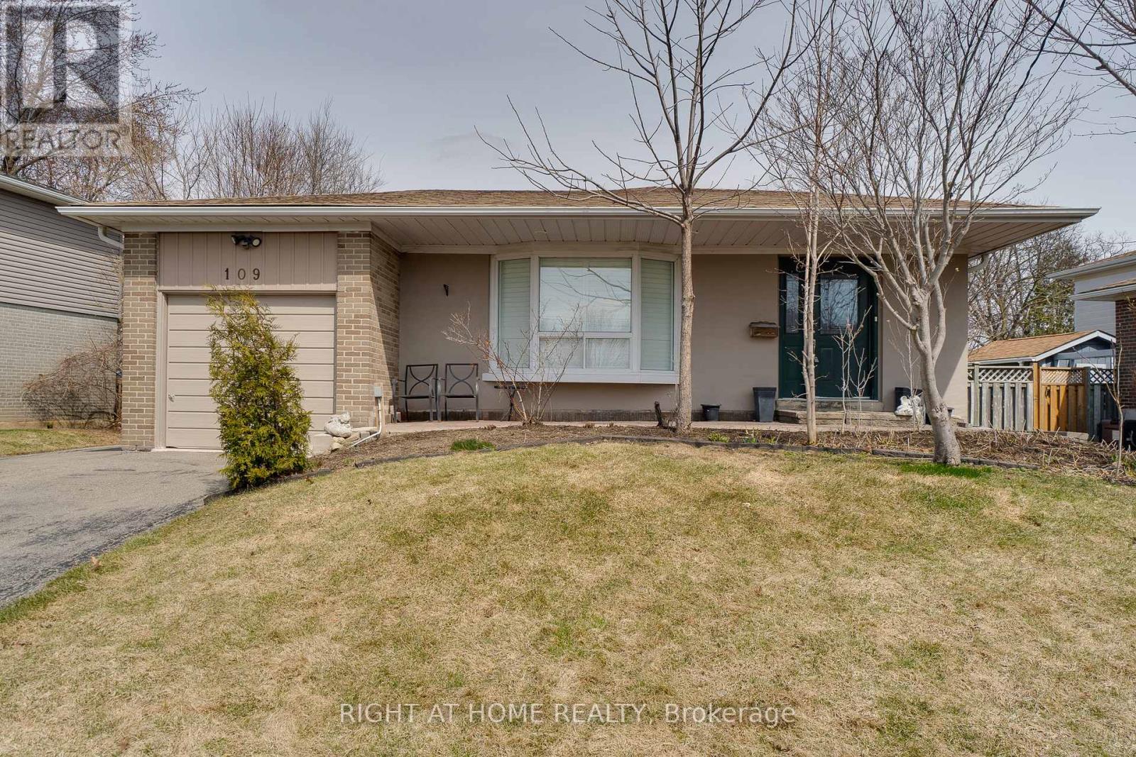 109 Rexway Drive, Halton Hills (Georgetown), Ontario  L7G 1R3 - Photo 1 - W13008468