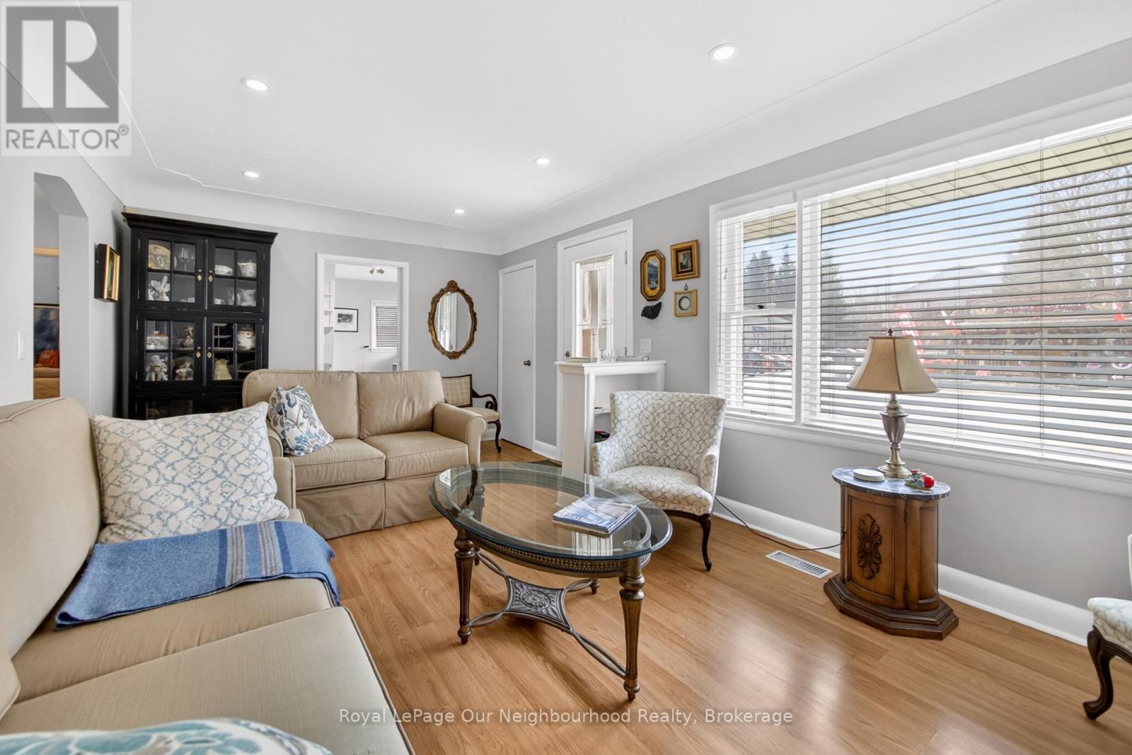 45 Main Street N, Milton (Campbellville), Ontario  L0P 1B0 - Photo 11 - W13008494