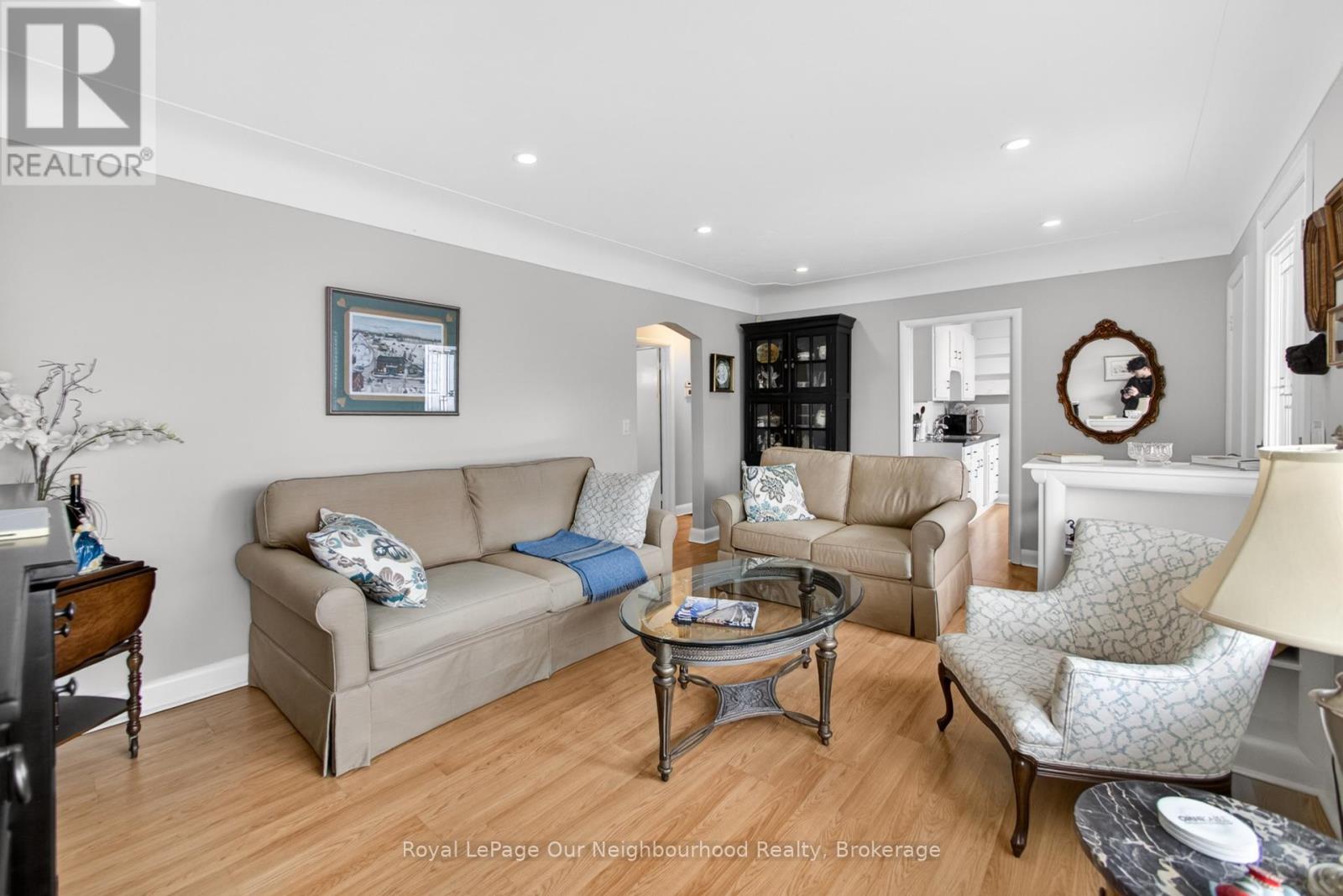 45 Main Street N, Milton (Campbellville), Ontario  L0P 1B0 - Photo 12 - W13008494