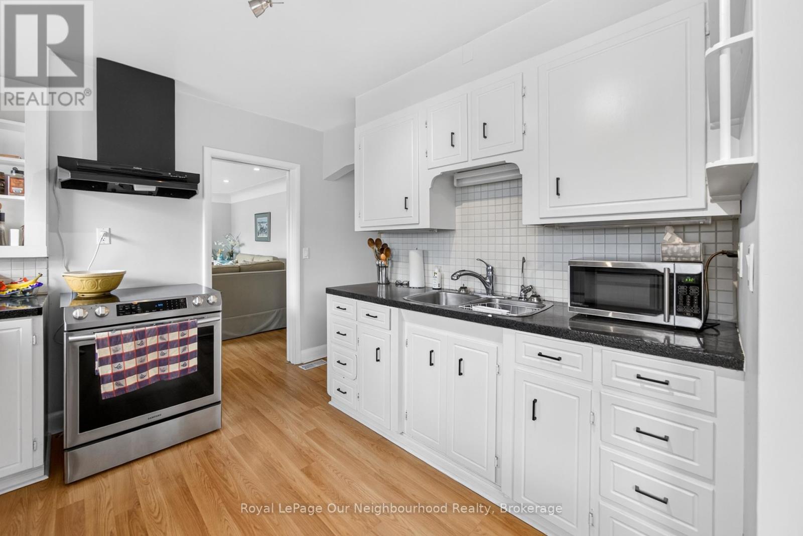 45 Main Street N, Milton (Campbellville), Ontario  L0P 1B0 - Photo 15 - W13008494