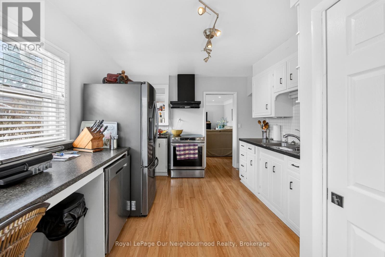 45 Main Street N, Milton (Campbellville), Ontario  L0P 1B0 - Photo 18 - W13008494