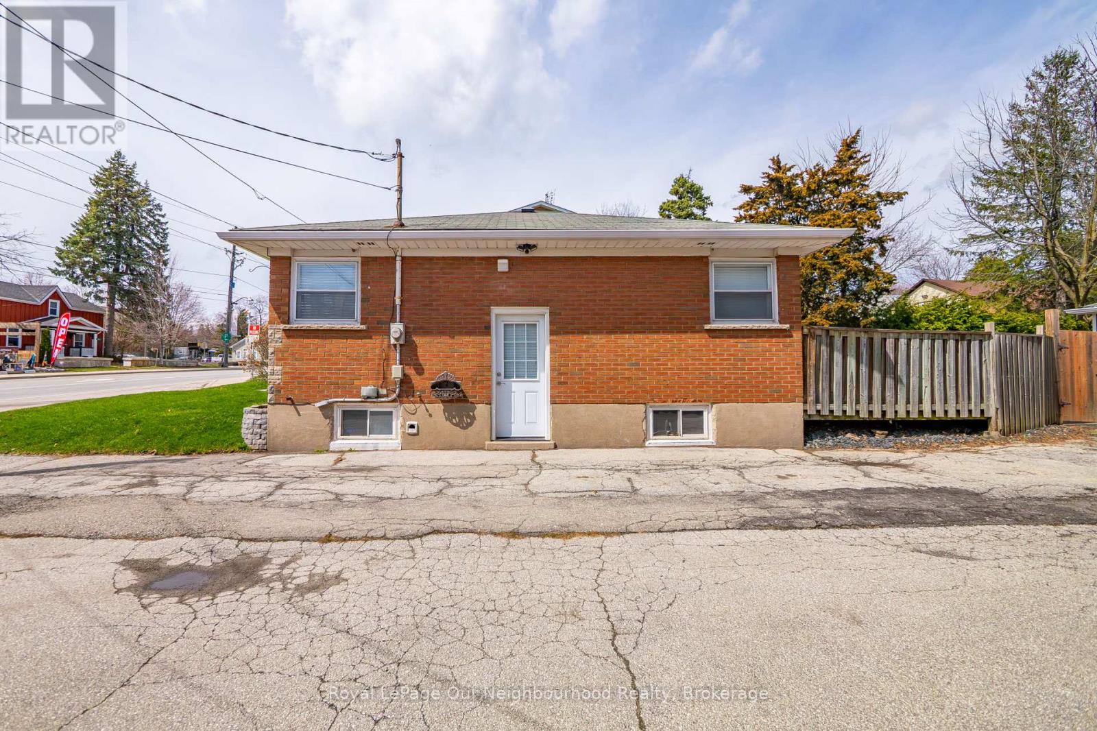 45 Main Street N, Milton (Campbellville), Ontario  L0P 1B0 - Photo 4 - W13008494