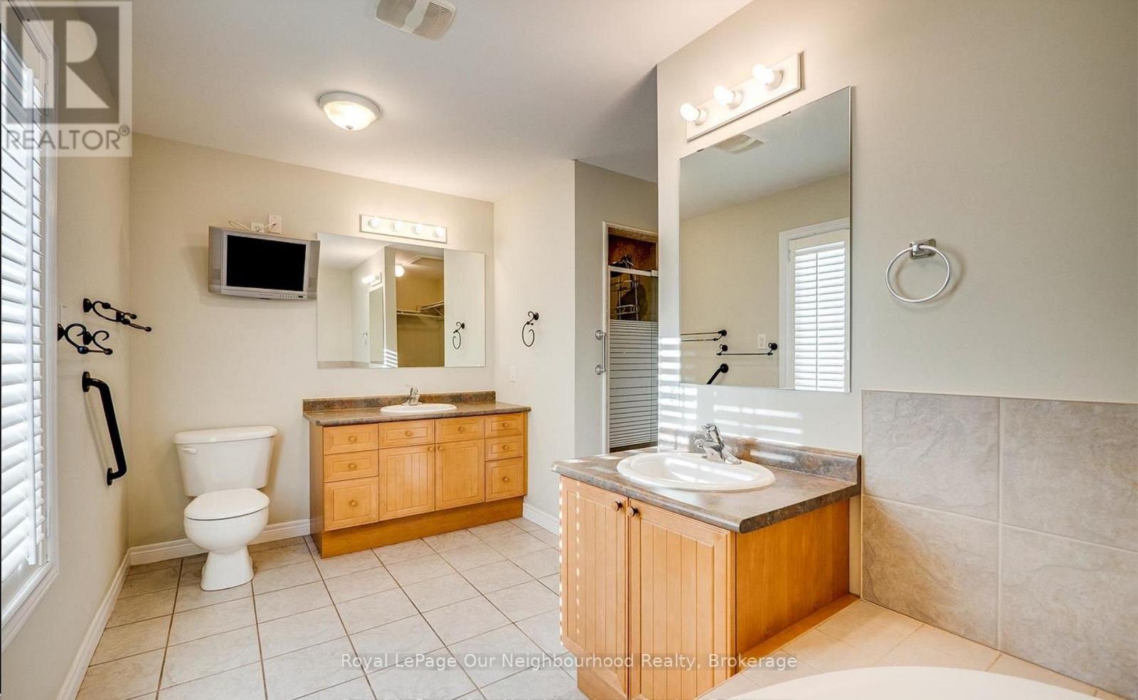 51 Main Street N, Milton (Campbellville), Ontario  L0P 1B0 - Photo 18 - W13008502