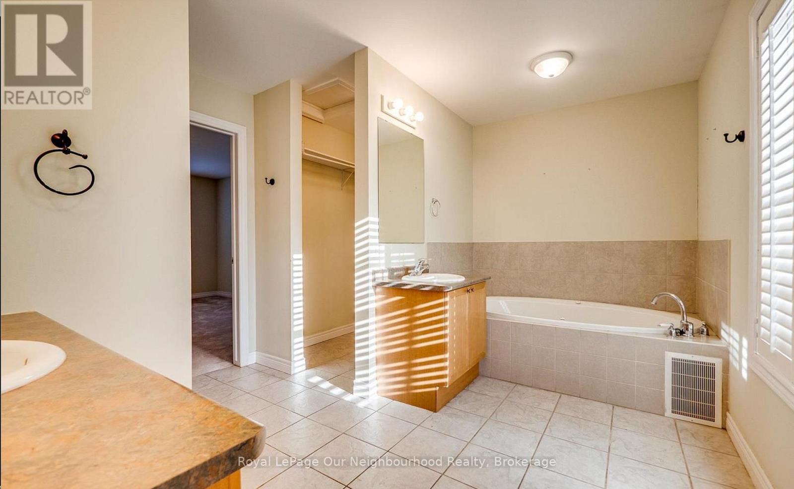 51 Main Street N, Milton (Campbellville), Ontario  L0P 1B0 - Photo 19 - W13008502