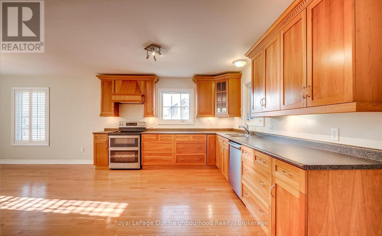 51 Main Street N, Milton (Campbellville), Ontario  L0P 1B0 - Photo 9 - W13008502