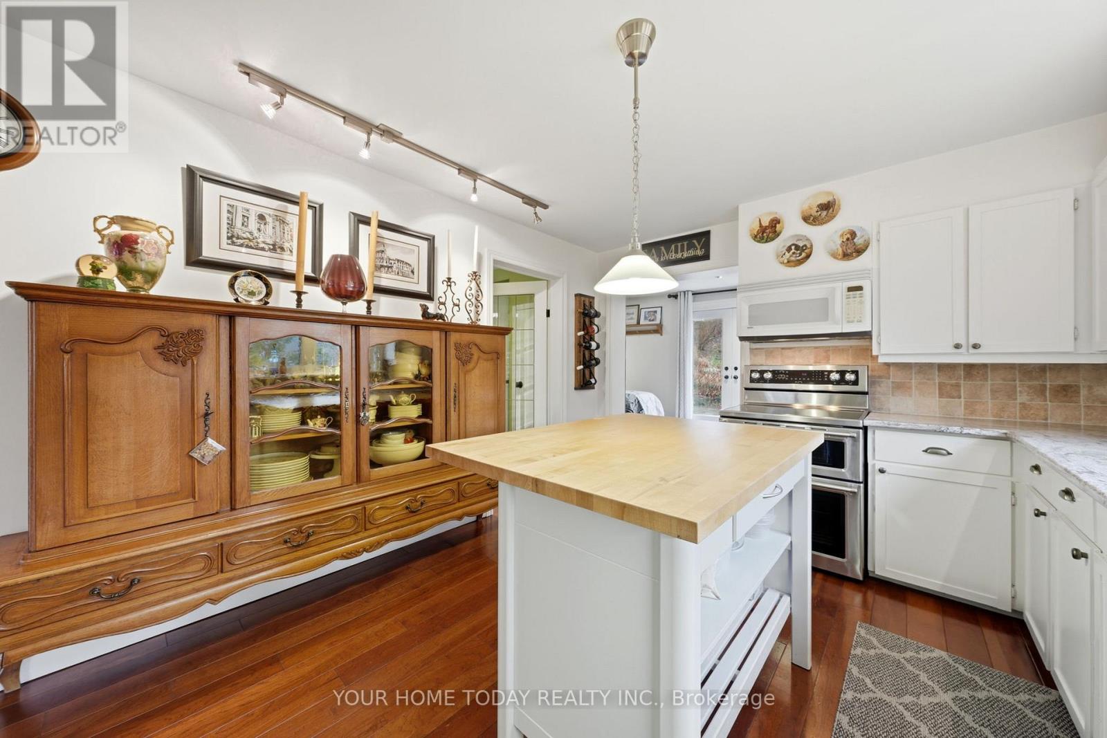 36 Queen Street, Halton Hills (Georgetown), Ontario  L7G 2E6 - Photo 14 - W13008614