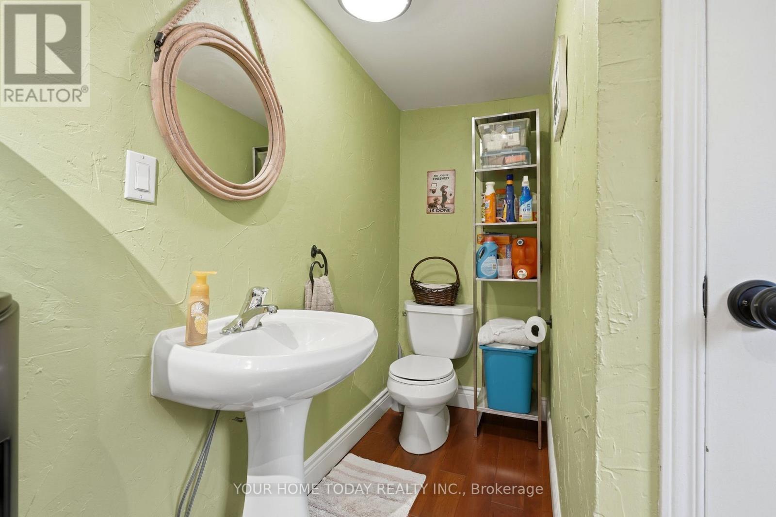 36 Queen Street, Halton Hills (Georgetown), Ontario  L7G 2E6 - Photo 17 - W13008614