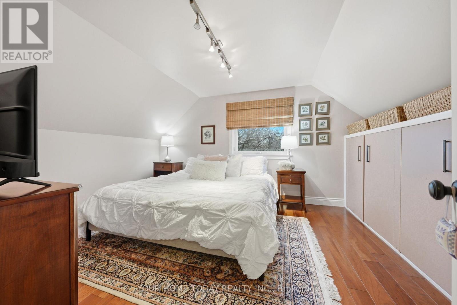 36 Queen Street, Halton Hills (Georgetown), Ontario  L7G 2E6 - Photo 19 - W13008614