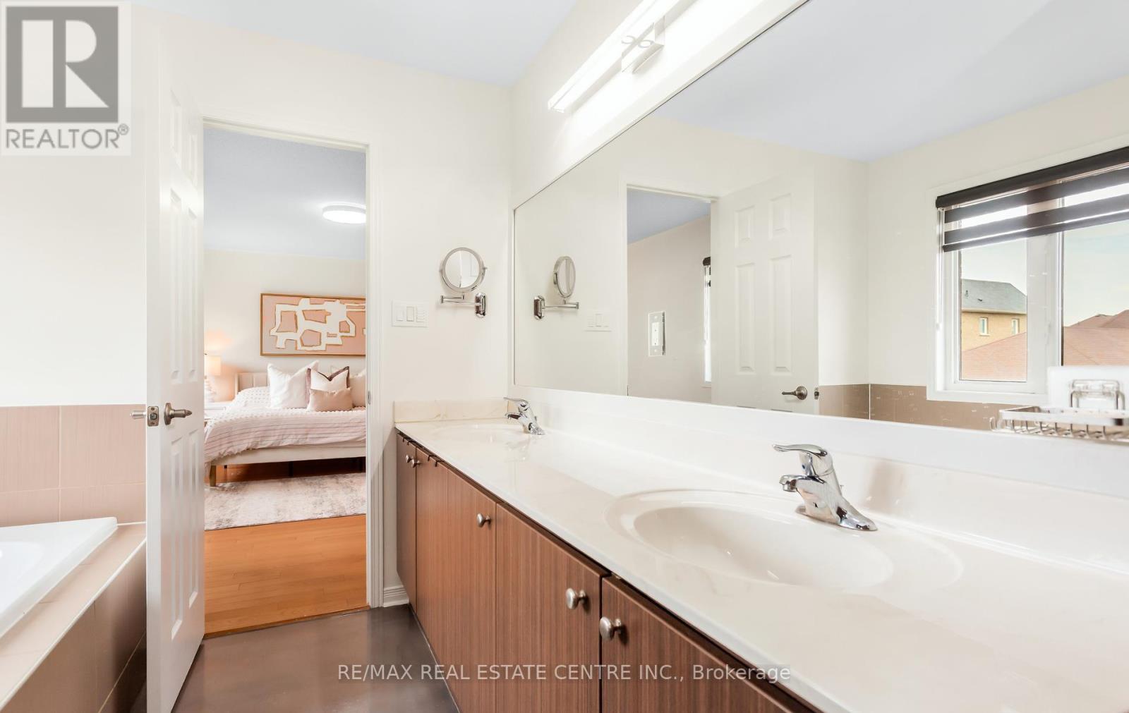 157 Niagara Trail, Halton Hills (Georgetown), Ontario  L7G 0H4 - Photo 25 - W13011486